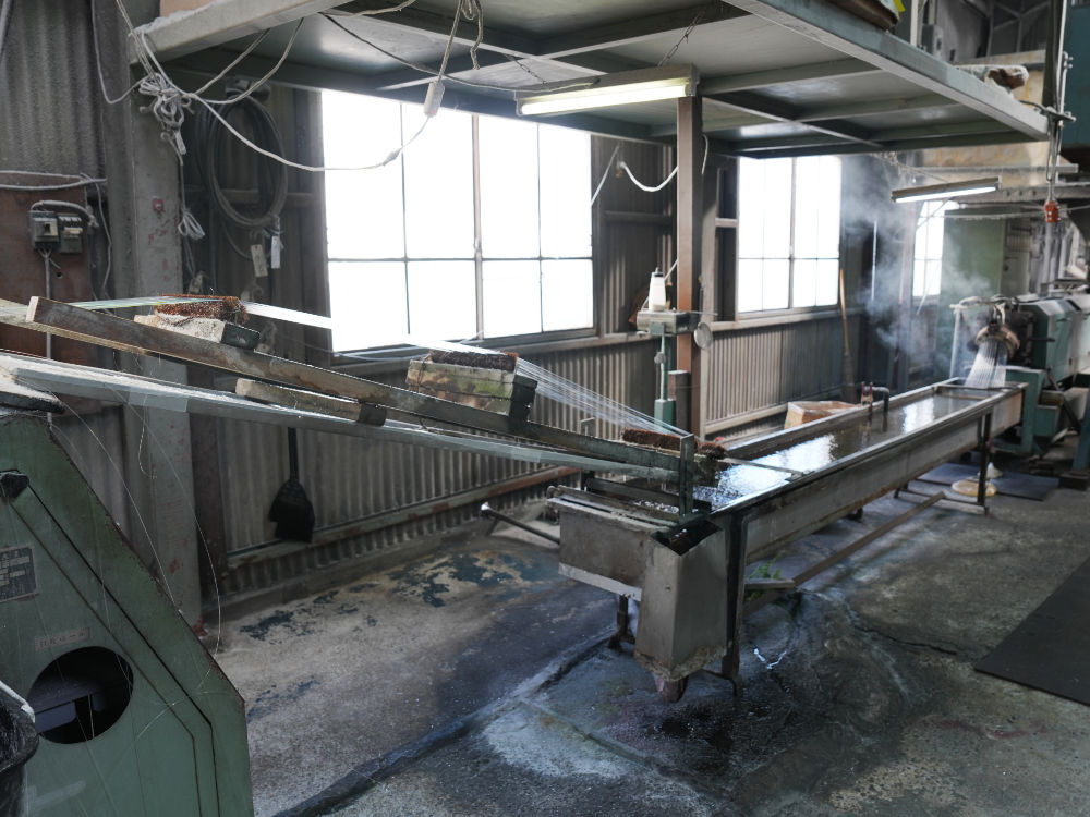 押出機　1台（ストランドカット方式）