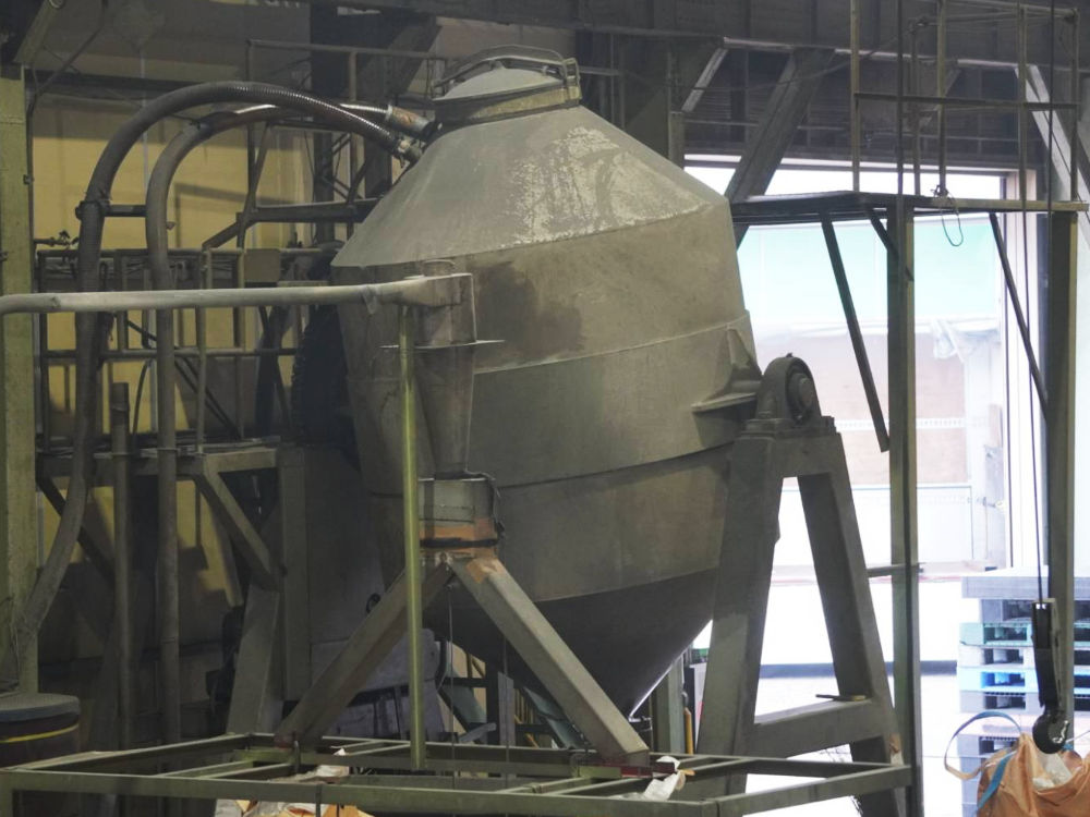 2ｔタンブラー　１台