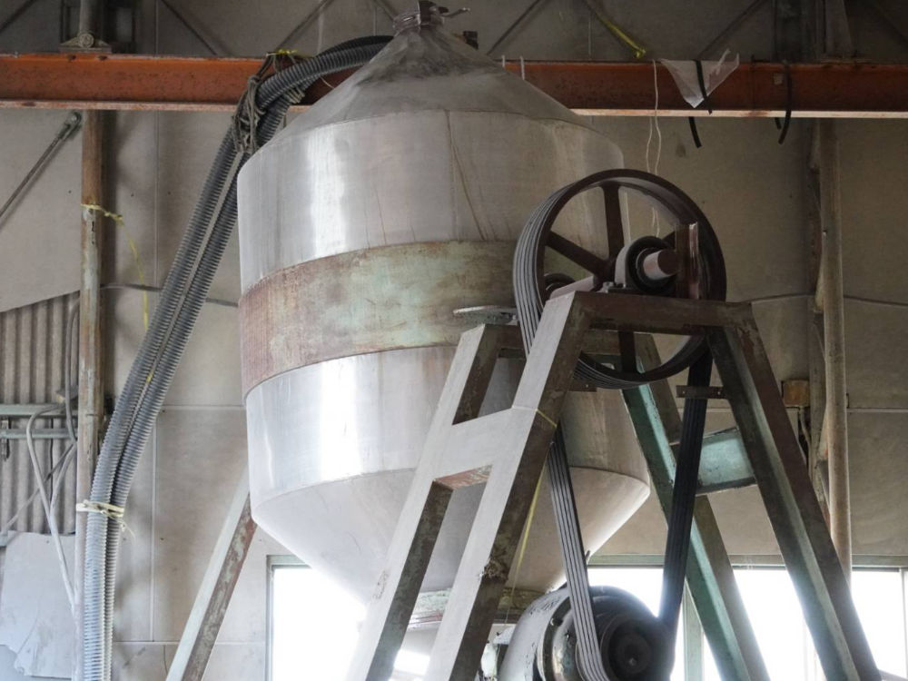 1ｔタンブラー　１台